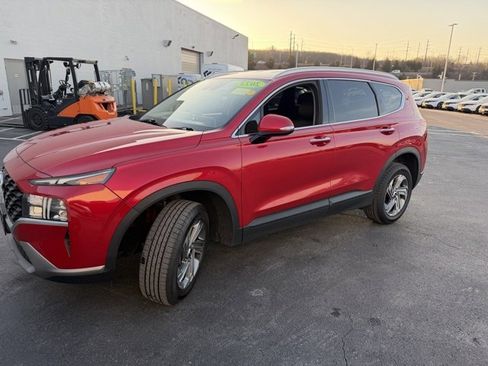 Used 2023 Hyundai Santa Fe SEL image 2