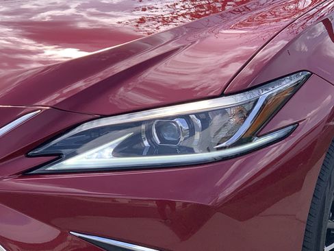 Used 2024 Lexus ES 350 w/ Premium Package image 7