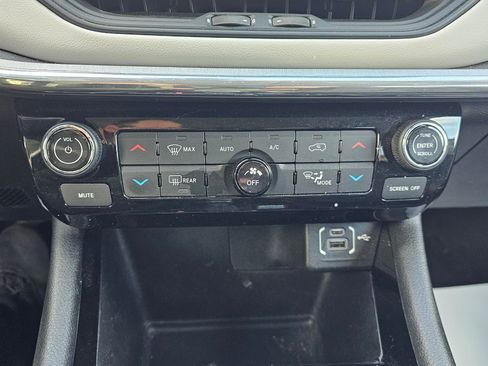 Used 2022 Jeep Compass Limited image 26