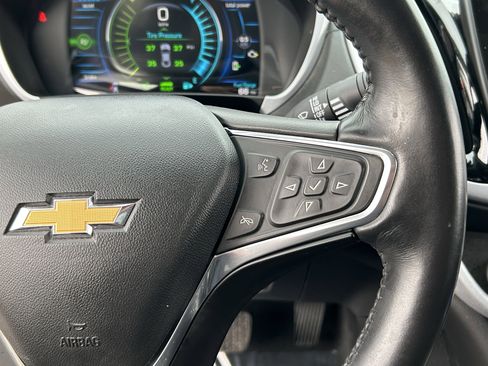 Used 2017 Chevrolet Volt LT w/ Comfort Package image 24