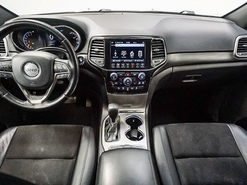 Used 2022 Jeep Grand Cherokee Laredo X image 12