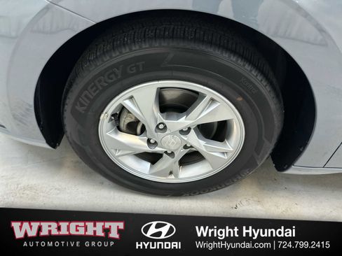 Certified 2023 Hyundai Elantra SE w/ Cargo Package image 8