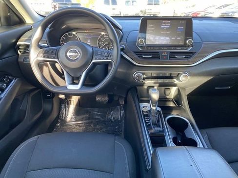 Used 2023 Nissan Altima 2.5 SV image 7