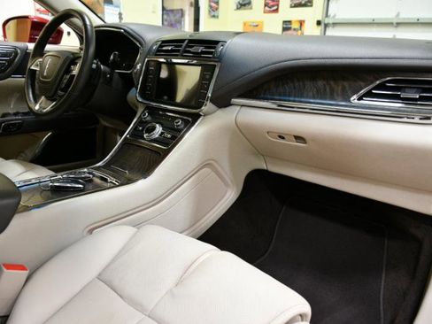 Used 2019 Lincoln Continental Select w/ Continental Climate Package image 48