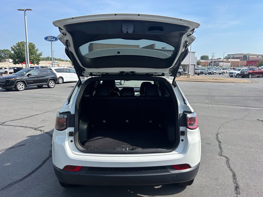 Used 2024 Jeep Compass Latitude AWD/4WD image 9