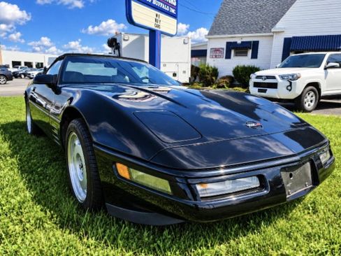 Used 1992 Chevrolet Corvette Convertible RWD image 4