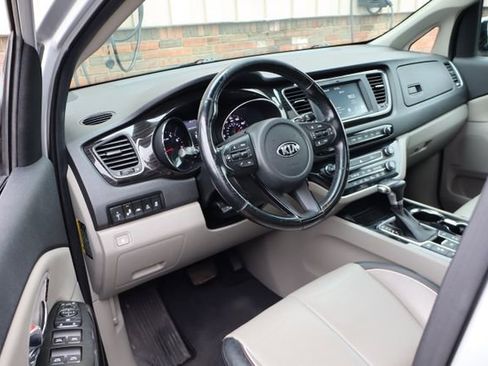 Used 2020 Kia Sedona SX FWD image 14