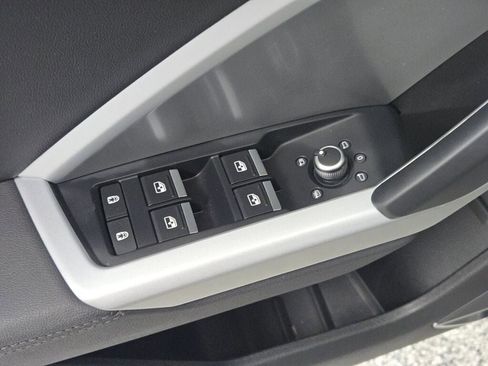 Used 2021 Audi Q3 2.0T Premium Plus w/ Premium Plus Package image 22