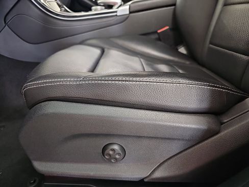 Used 2016 Mercedes-Benz GLC 300 4MATIC image 32