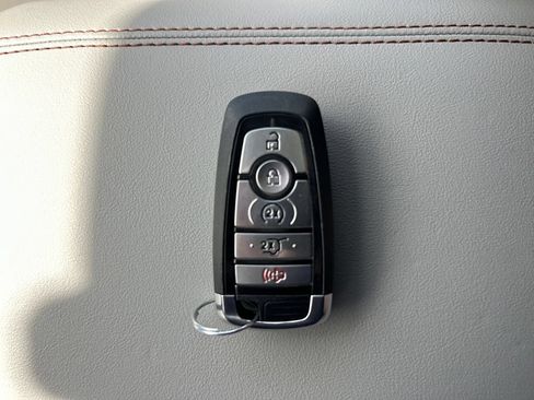 Used 2025 Ford Explorer Active w/ Active Comfort Package AWD/4WD image 32
