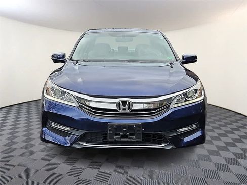 Used 2017 Honda Accord EX-L image 2