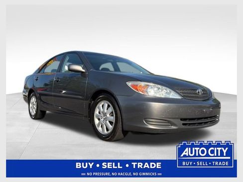 Used 2002 Toyota Camry XLE FWD image 1