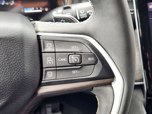 Used 2023 Jeep Grand Cherokee Limited RWD image 27