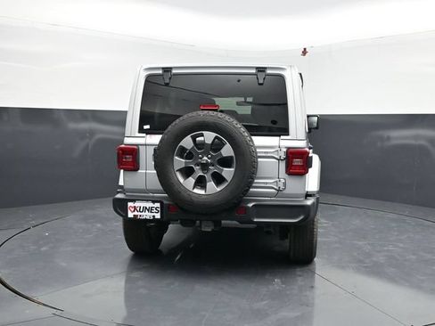 Used 2023 Jeep Wrangler Unlimited Sahara w/ LED Lighting Group AWD/4WD image 8