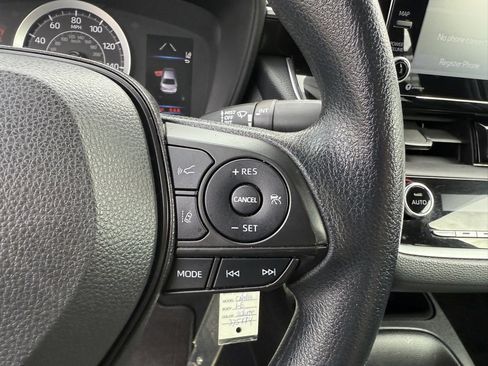 Used 2022 Toyota Corolla LE image 27