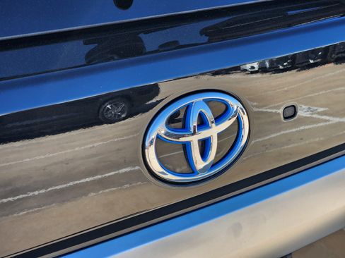 Used 2024 Toyota Sequoia Capstone image 12