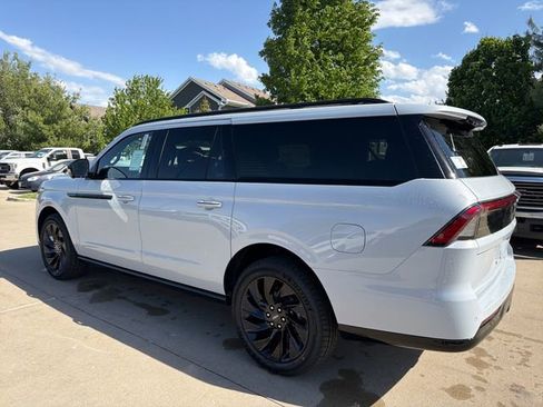 New 2026 Lincoln Navigator L Reserve AWD/4WD image 7