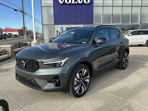 New 2026 Volvo XC40 B5 Ultra w/ Climate Package image 3