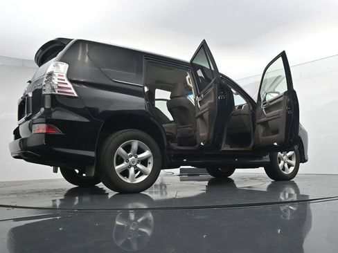 Used 2019 Lexus GX 460 AWD/4WD image 29