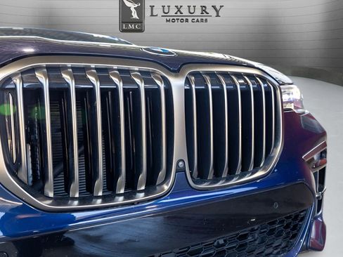 Used 2020 BMW X7 M50i w/ Dynamic Handling Package AWD/4WD image 14