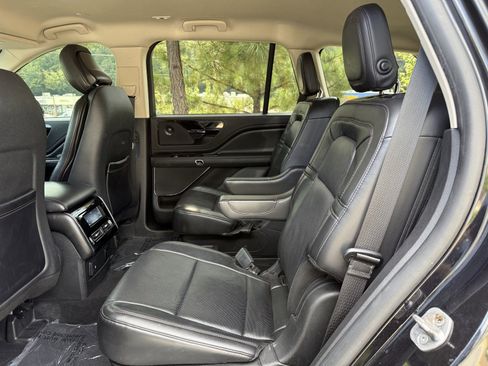 Used 2020 Lincoln Aviator Reserve w/ Elements Package Plus image 39