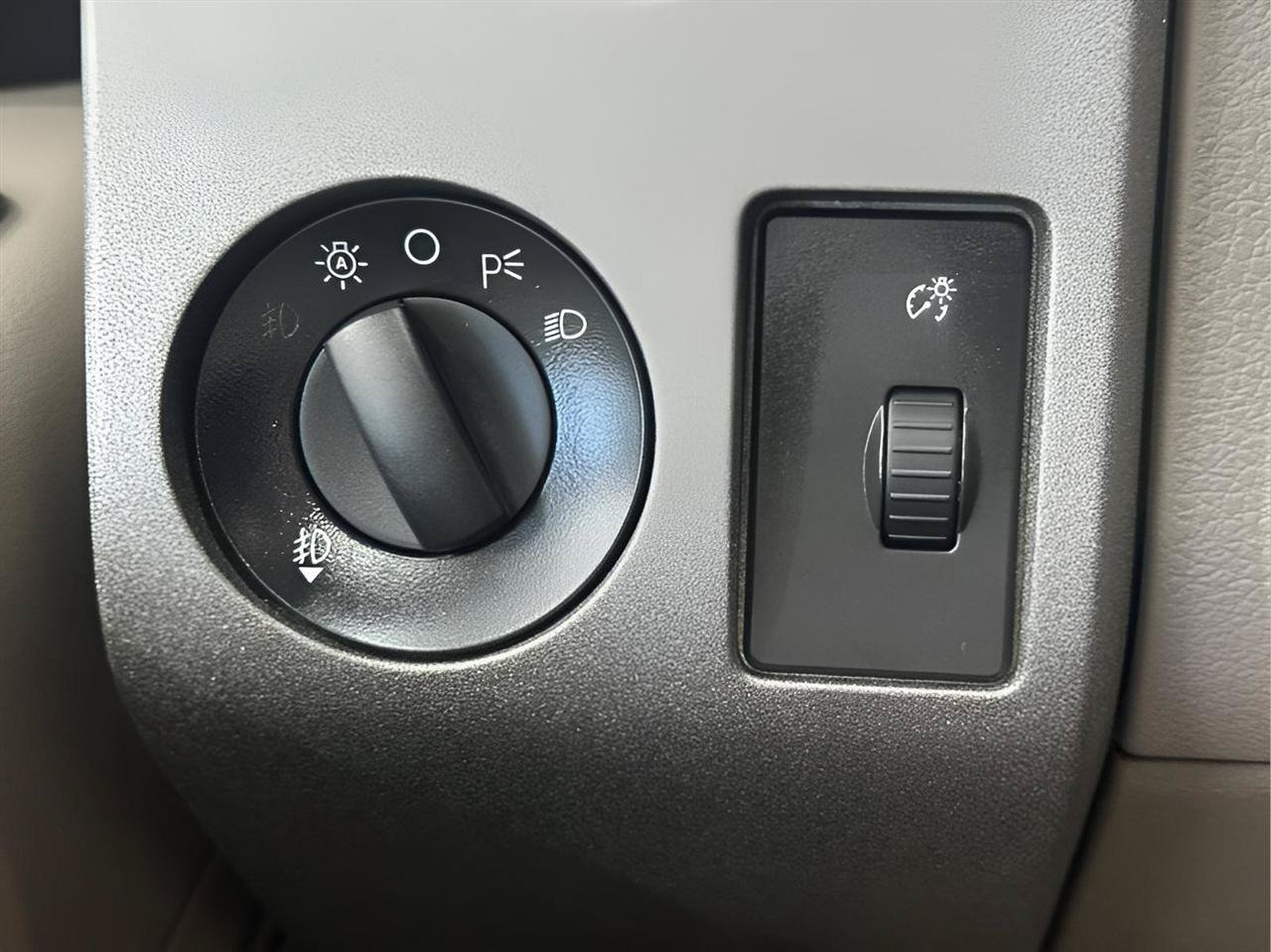 Used 2009 Ford F350 Cabela's AWD/4WD image 12