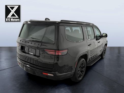 Used 2024 Jeep Wagoneer Series II AWD/4WD image 6