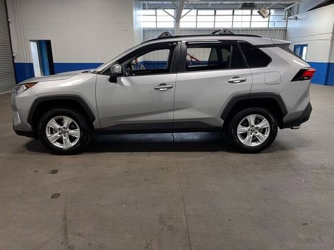 Used 2019 Toyota RAV4 XLE w/ Convenience Package AWD/4WD image 6