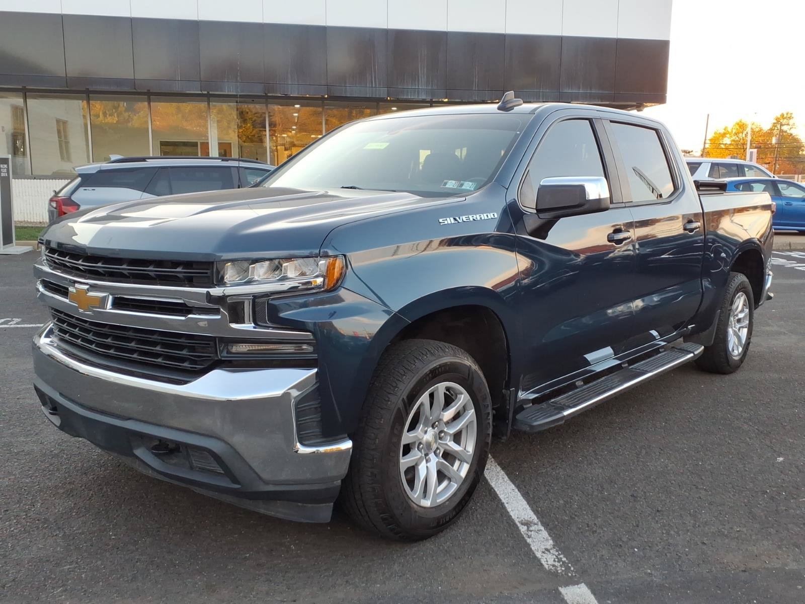 Used 2019 Chevrolet Silverado 1500 LT w/ All-Star Edition AWD/4WD image 6
