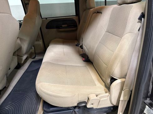 Used 2005 Ford F350 XLT image 35