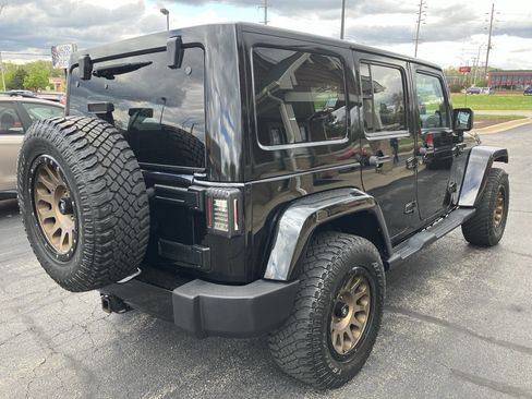 Used 2014 Jeep Wrangler Unlimited Sahara AWD/4WD image 4