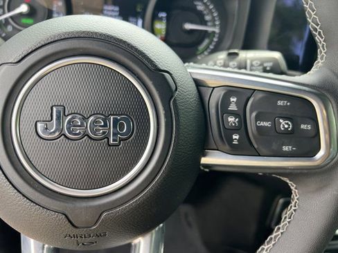 Certified 2025 Jeep Wrangler Unlimited Sahara w/ Safety Group AWD/4WD image 29