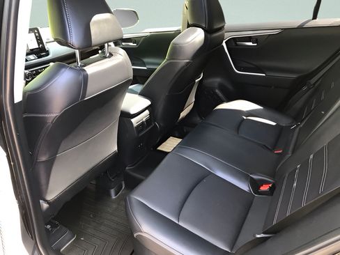 Certified 2020 Toyota RAV4 Limited AWD/4WD image 8