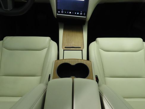 Used 2020 Tesla Model X Long Range image 16