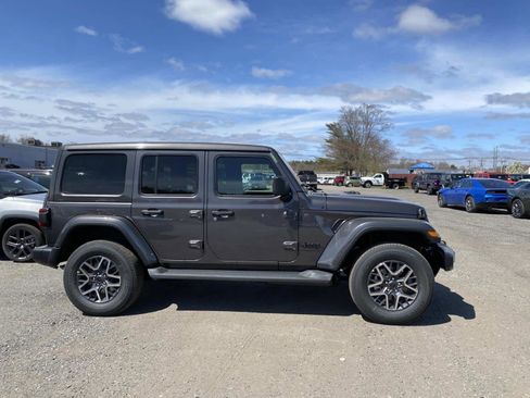 New 2026 Jeep Wrangler Unlimited Sahara AWD/4WD image 2