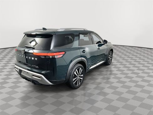 Used 2023 Nissan Pathfinder Platinum image 8