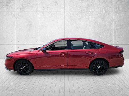 Used 2025 Honda Accord SE image 4
