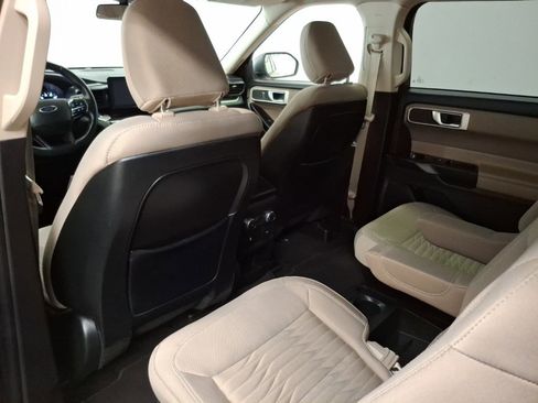 Used 2020 Ford Explorer XLT w/ Comfort Package image 14