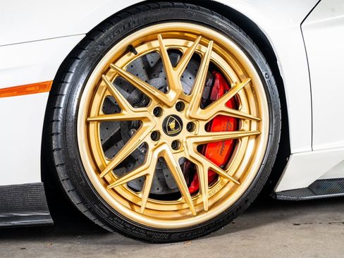 Used 2017 Lamborghini Aventador S image 10