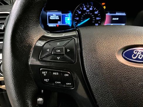 Used 2017 Ford Explorer XLT w/ Equipment Group 202A image 18