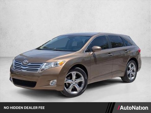 Used 2010 Toyota Venza FWD image 1