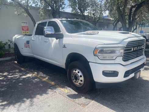 Used 2023 RAM 3500 Laramie AWD/4WD image 3
