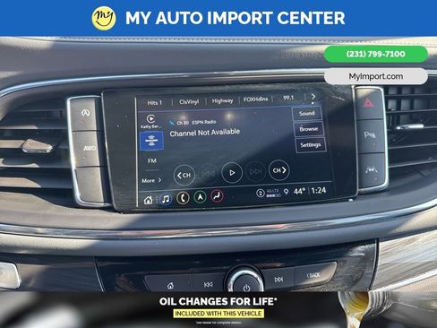 Used 2024 Buick Enclave Premium image 17