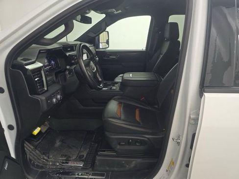 Used 2025 GMC Sierra 2500 AT4 w/ AT4 Preferred Package AWD/4WD image 7