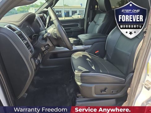 Used 2025 RAM 2500 Laramie AWD/4WD image 12