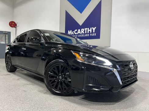 Used 2025 Nissan Altima 2.5 SV w/ SV Special Edition Package FWD image 2