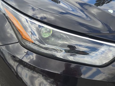 Used 2022 Toyota Highlander XLE image 5