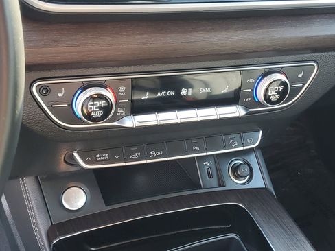 Used 2024 Audi Q5 e Premium Plus w/ Premium Plus Package image 29