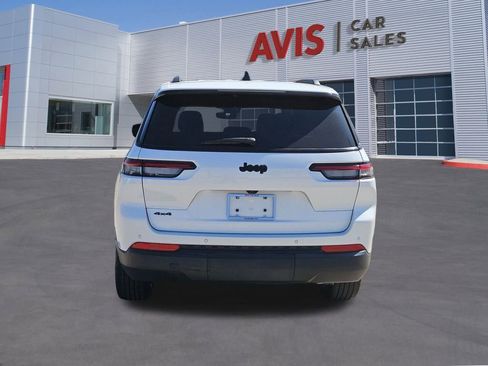 Used 2024 Jeep Grand Cherokee L Laredo image 5