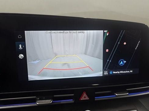 Used 2025 Hyundai Elantra SEL FWD image 26